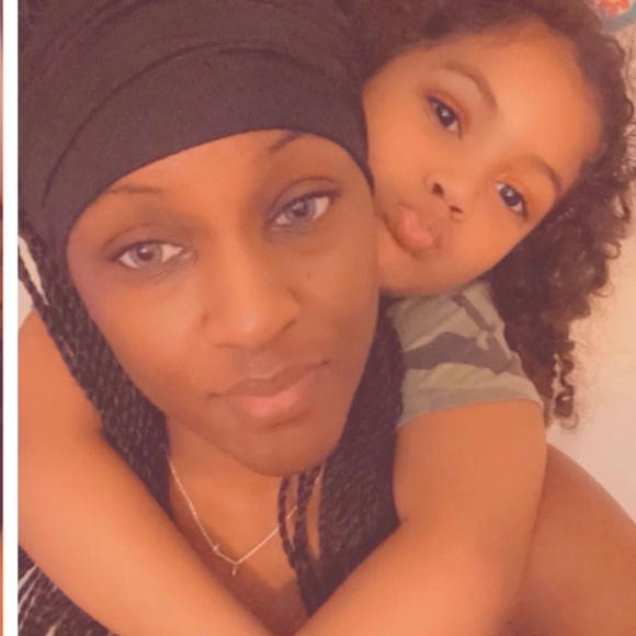 Meet your Posher, Teeunya - Picture 2 of 4